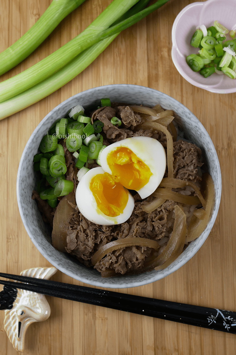 Gyudon Recipe ( 牛丼 – Japanese beef bowl) - Oishi Book
