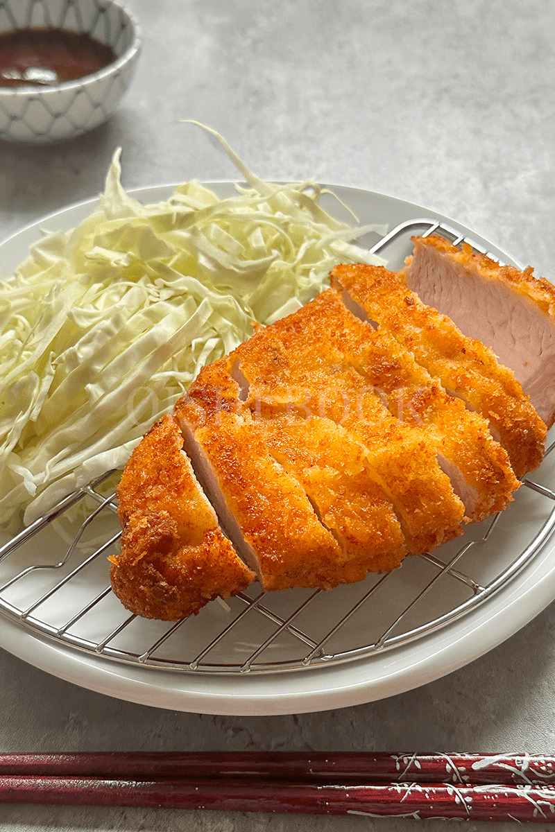 How to make Japanese fried pork cutlets