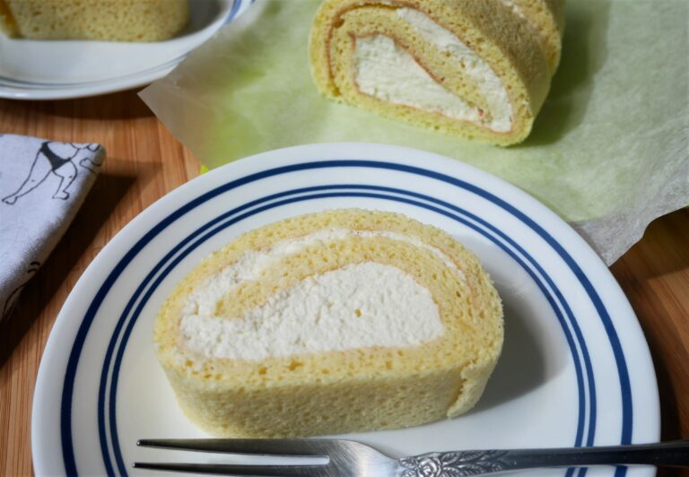 Basic Roll Cake ( 基本のロールケーキ – Japanese Swiss Roll)