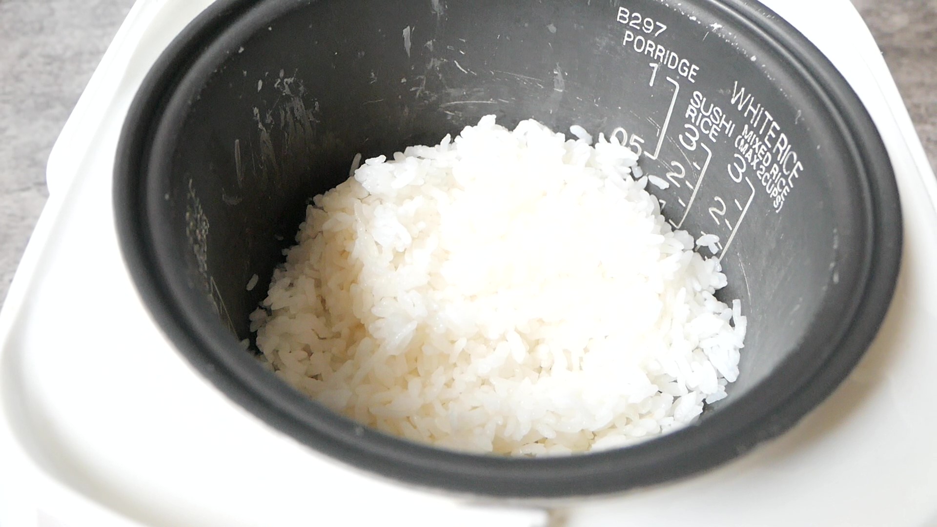 How to Cook Japanese Rice in a Rice Cooker – Japanese Taste