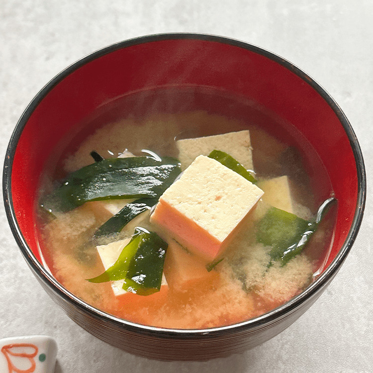 Classic Japanese Miso Soup Recipe ( 味噌汁 – Misoshiru )