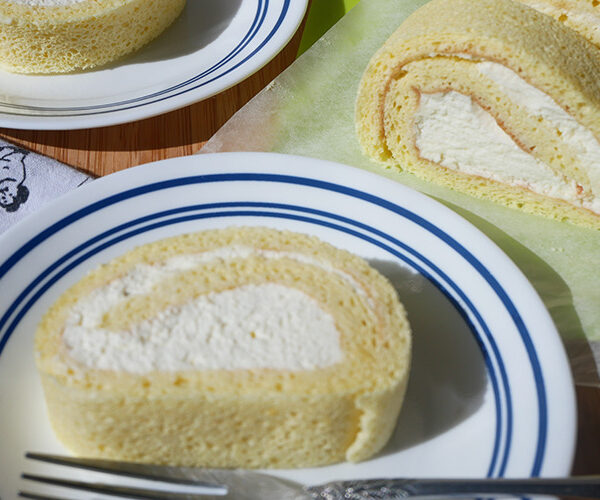 Basic Roll Cake Recipe ( 基本のロールケーキ – Japanese Swiss Roll)