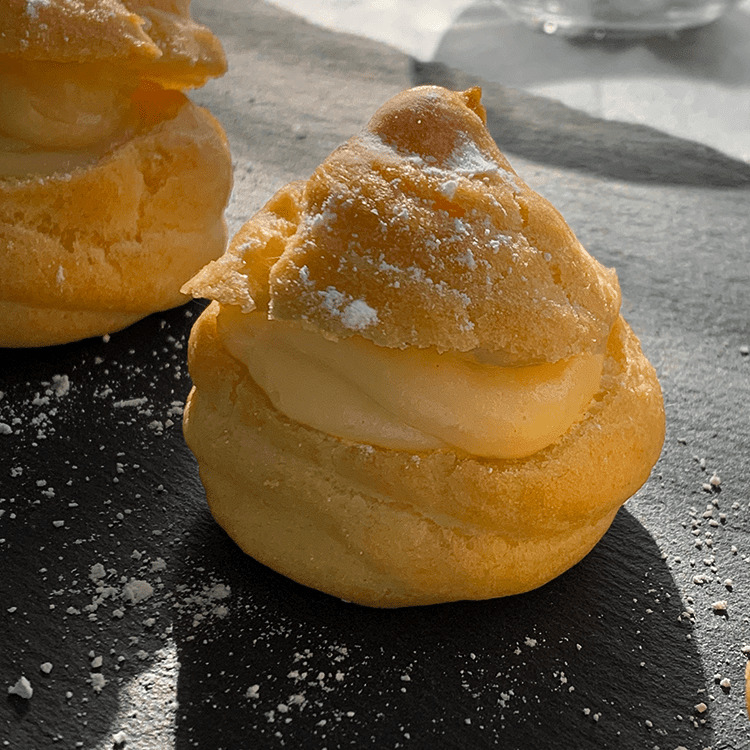 Shu Cream（シュークリーム – Japanese Cream Puff）