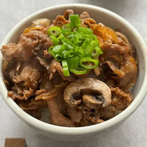 Mushroom and beef rice bowl recipe