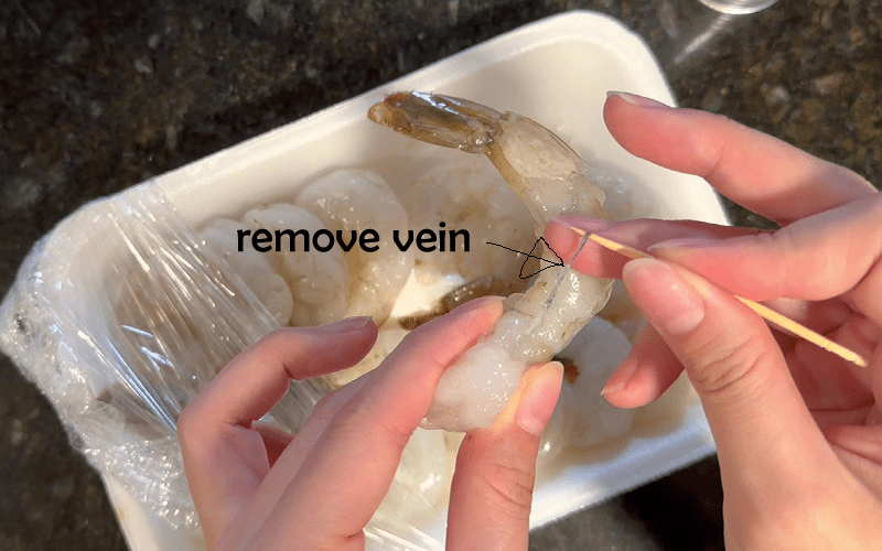 How to prepare shrimps for ebi tempura4